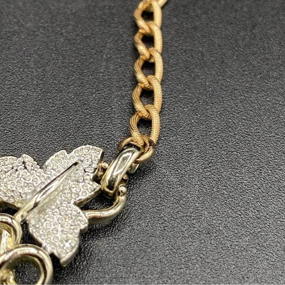 Vintage 1958 Sarah Coventry Plain and Fancy Silver Tone Leaf Vine Necklace